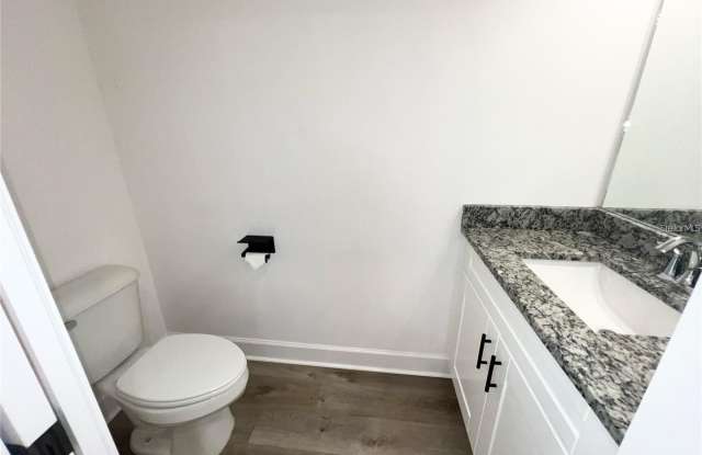 2613 1/2 E 23RD AVENUE