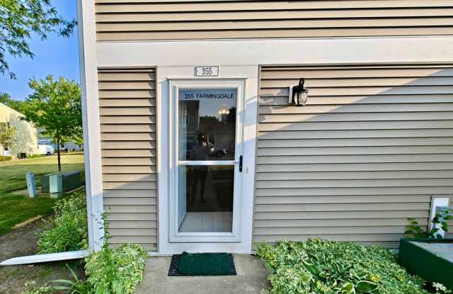 355 Farmingdale Circle