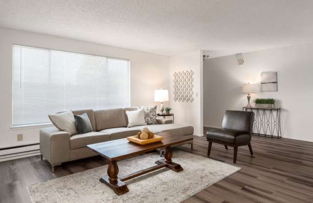 Renovated 2 Bedroom in Auburn!