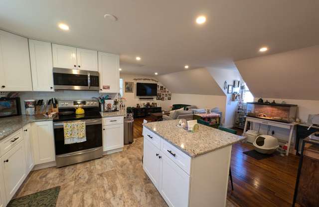 Photo of Beautiful and Spacious 1 Bed 1 Bath Apartment Above Garage