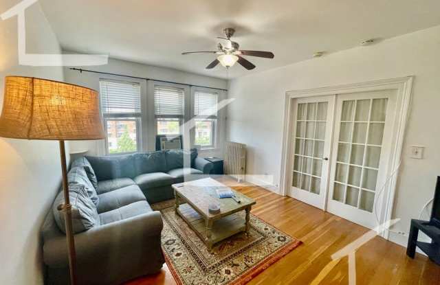Brighton Commonwealth Ave 2Bedroom with In-Unit Laundry, Steps to Green Line Train!