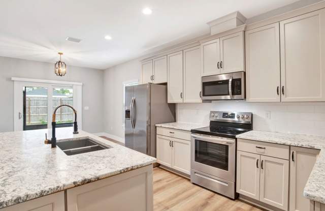 Photo of Spacious 2021 home close to beaches and shopping!