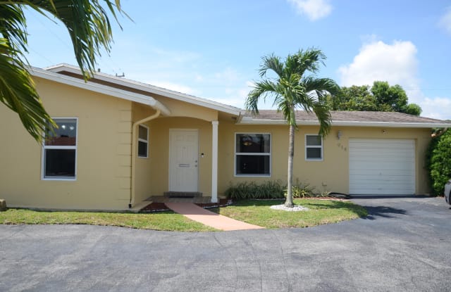 914 SW 4th Street - 914 SW 4th St, Boca Raton, FL 33486