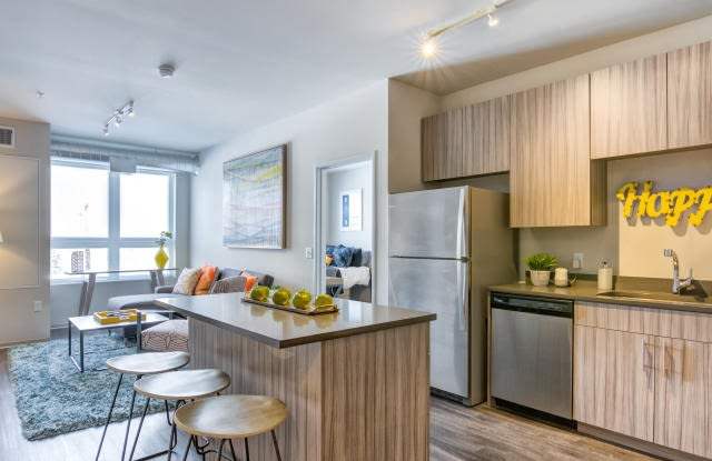 2929 University Ave SE Unit D32