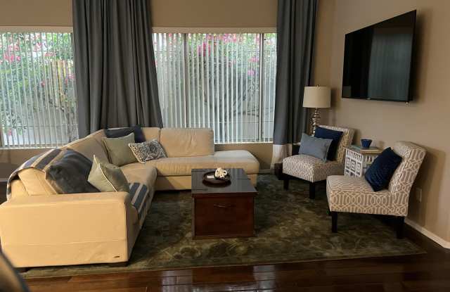 8180 E SHEA Boulevard