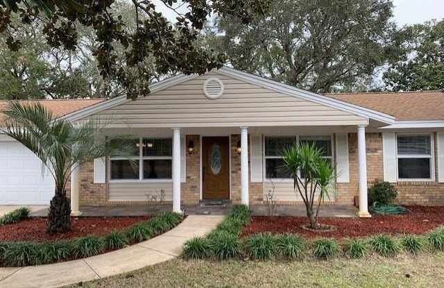 323 SW Parkway Place