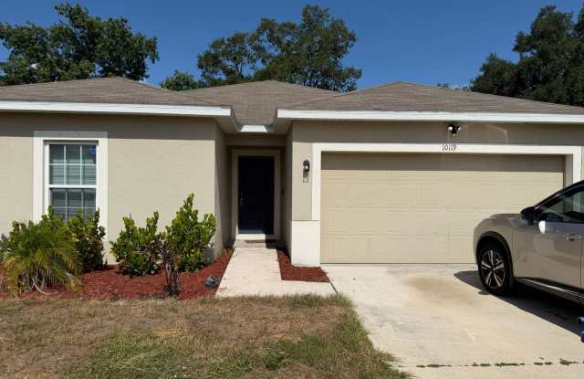PRIVATE LANDLORD -LIKE NEW RENTAL HOME