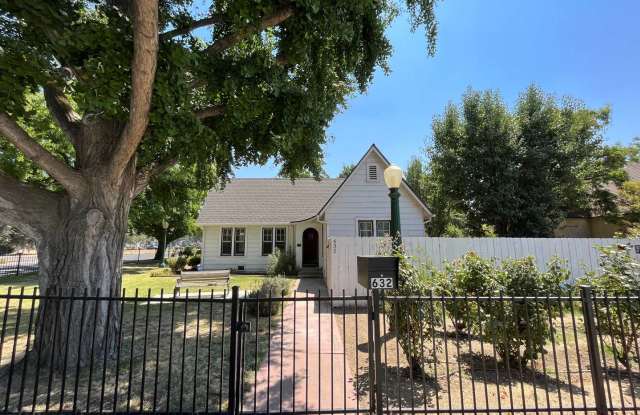 Stunning home located in the Visalia Historical District COMING SOON! - 632 North Encina Street, Visalia, CA 93291