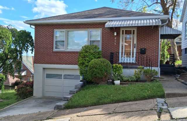 3BR/ 2.5 Bath  Single Family Home in  Northside Neighborhood