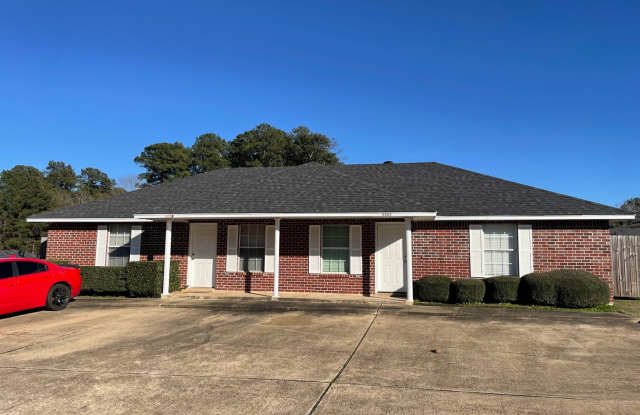 Photo of 2br 1 bath with washer dryer  granite countertops