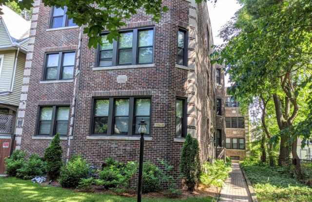 716 Reba Place