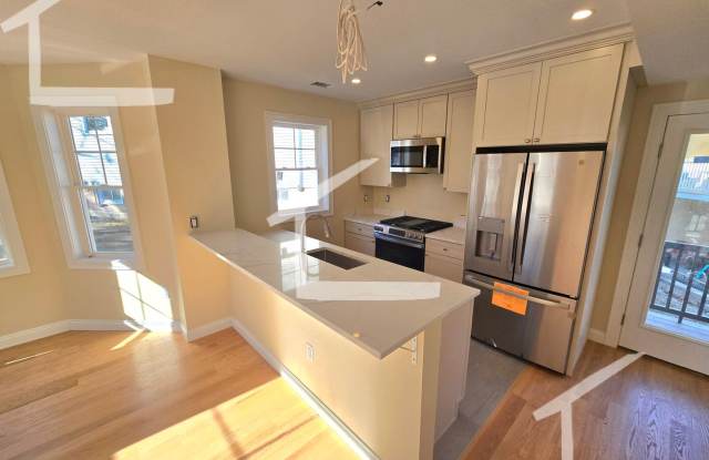 3-bed, 3-bath Townhouse in Brighton - 2 Parking Spots Incl!