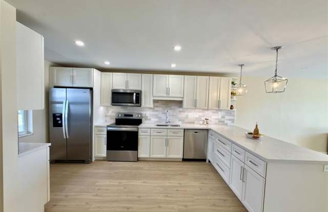 Photo of 7887 Golf Circle Dr