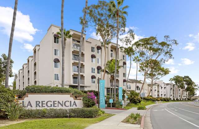 Photo of La Regencia