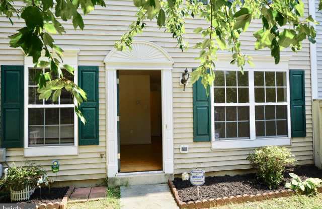 1008 PETWORTH WAY
