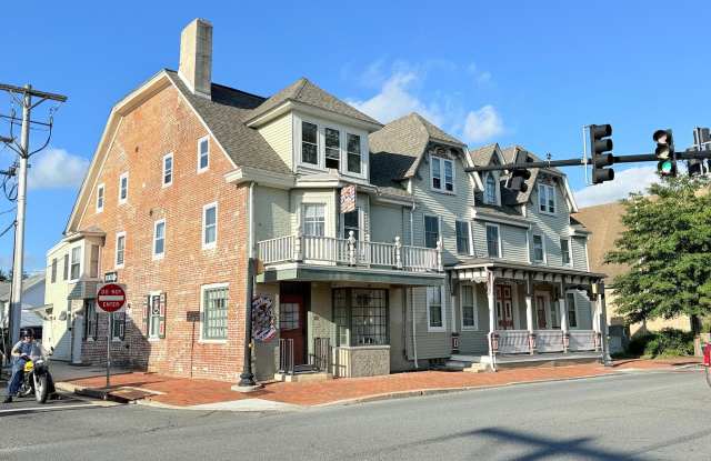 139 NW FRONT ST