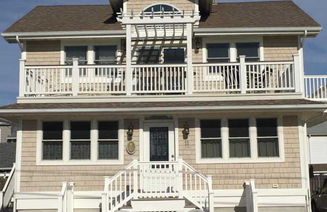 11 Dover Avenue