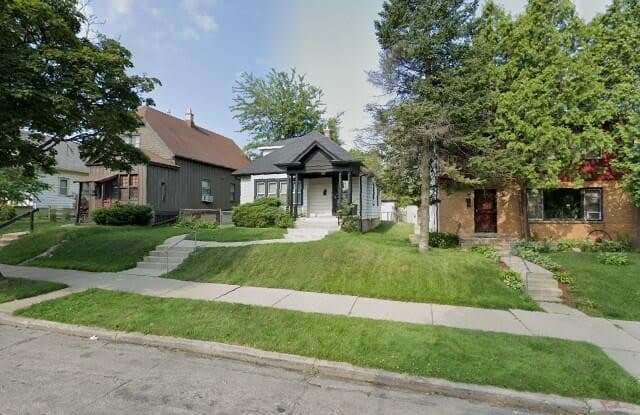 4343 N 17th St - 4343 North 17th Street, Milwaukee, WI 53209