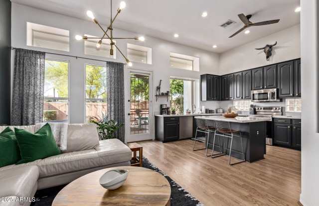 4232 E DESERT MARIGOLD Drive