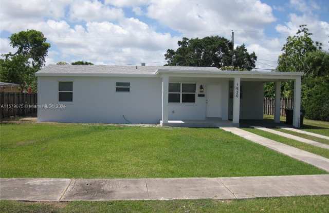 1520 NE 14th St - 1520 Southwest 305th Street, Leisure City, FL 33033