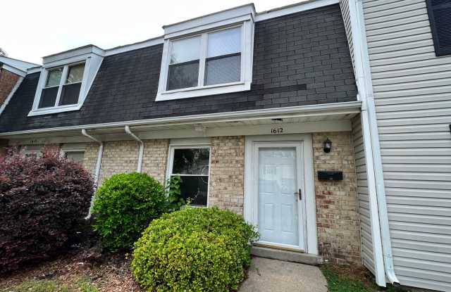 1612 Darren Circle