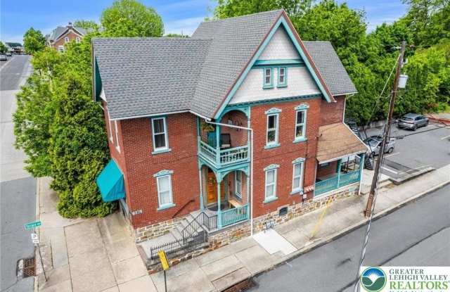 Photo of 146 W Broad Street