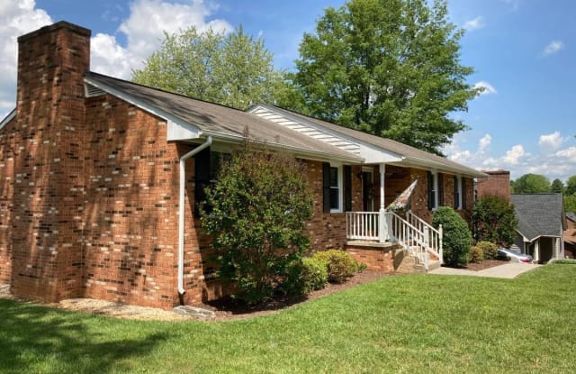 17 Pinehurst DR - 17 Pinehurst Drive, Daleville, VA 24083