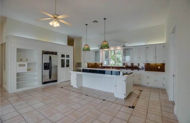 8414 Poinciana Place