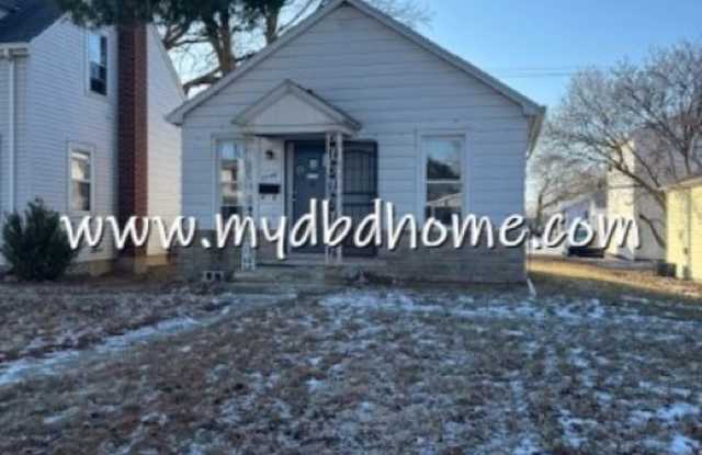 2406 Lynn Ave