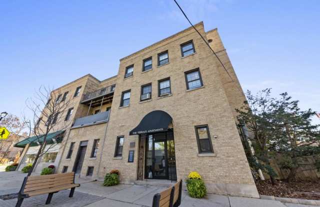 447 Roger Williams Ave