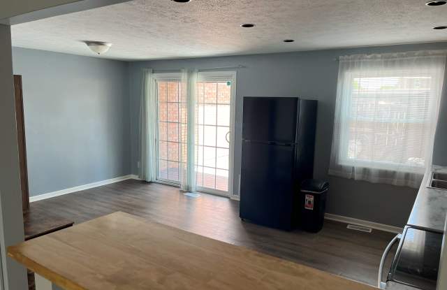 1324 Rona Village Boulevard