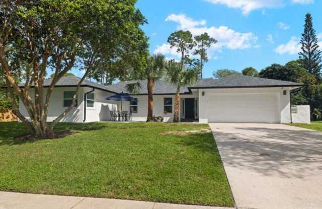 12151 Old Country Road N, Wellington, FL 33414