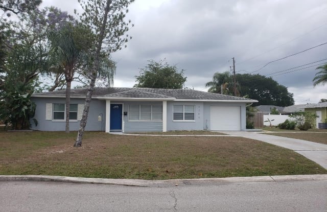 2200 40TH STREET N - 2200 40th Street North, St. Petersburg, FL 33713