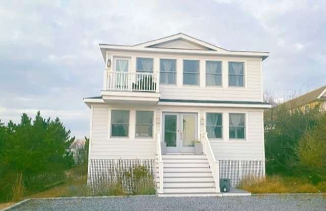 Photo of 800 Dune Road