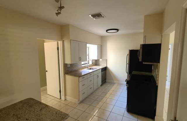 1516 Northeast 17th Avenue