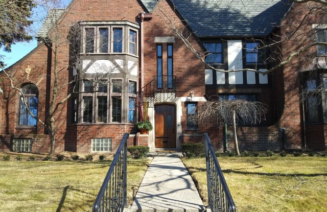 592 Cadieux Rd - 592 Cadieux Road, Grosse Pointe, MI 48230