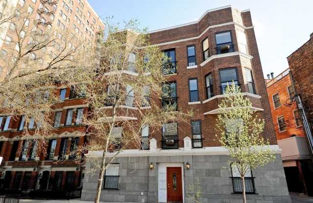 323 W Webster Avenue