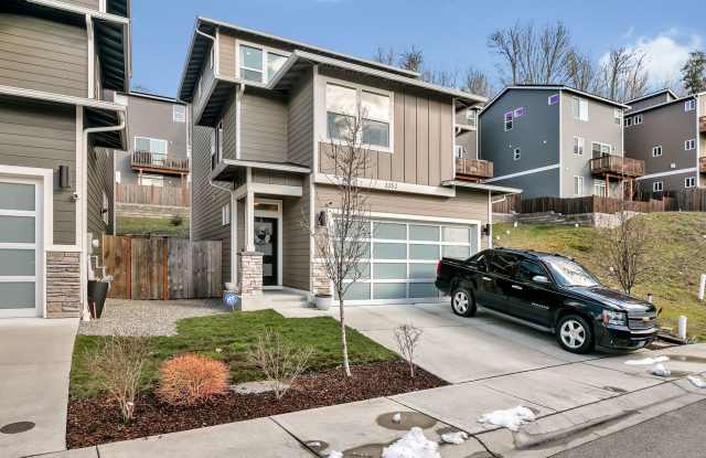 Modern 4-Bedroom Bremerton Home