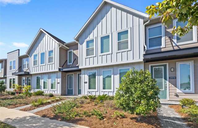 Photo of 2966 VOYAGER AVENUE