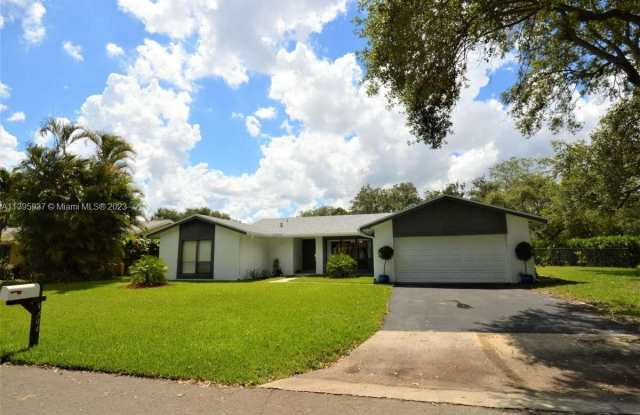3904 W Sailboat Dr