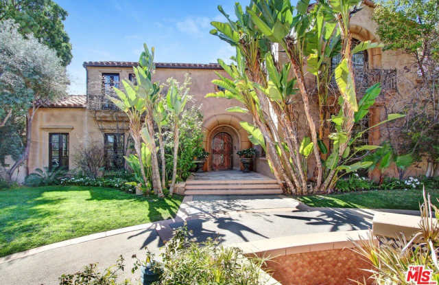 725 N FOOTHILL Rd
