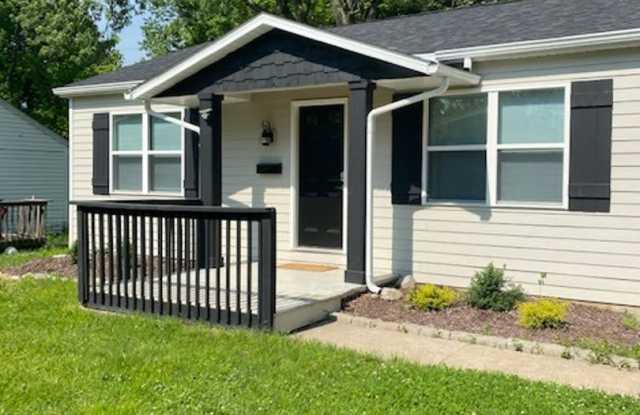 Farmhouse Finishes Near the Heartbeat of the City - 803 Ridgeway Avenue, Columbia, MO 65203