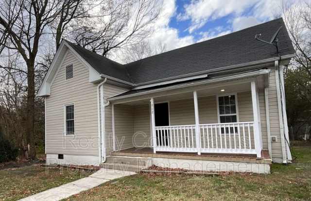 802 Dillard Street