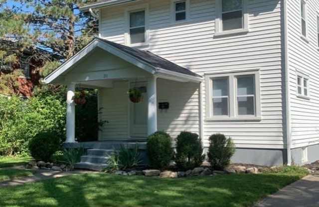 Photo of 211 Hadley Avenue