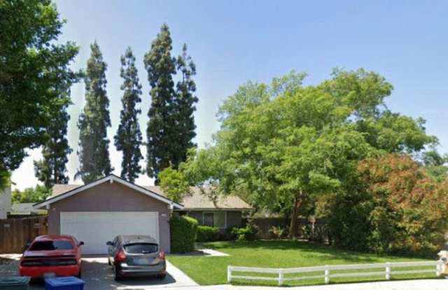 3214 EZIE - 3214 Ezie Avenue, Clovis, CA 93611