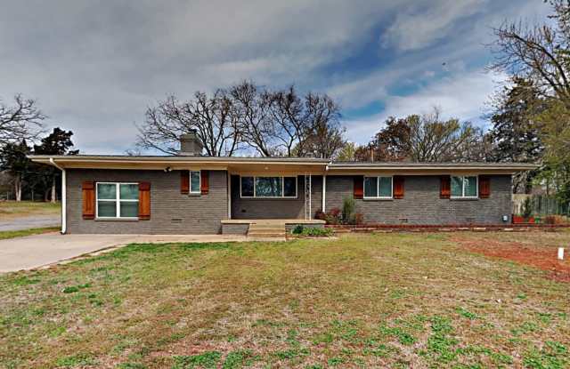 3 Bedroom 2 Bath Home on 1 acre lot