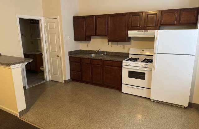 985 Bank Street - 10