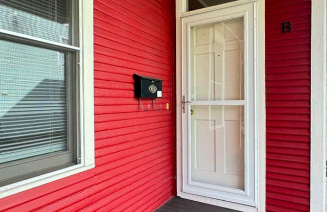 911 Campbell Ave. SW Apt. B