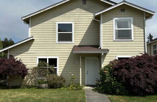 4 Bedroom, 2.5 Bathroom Home in Arcata