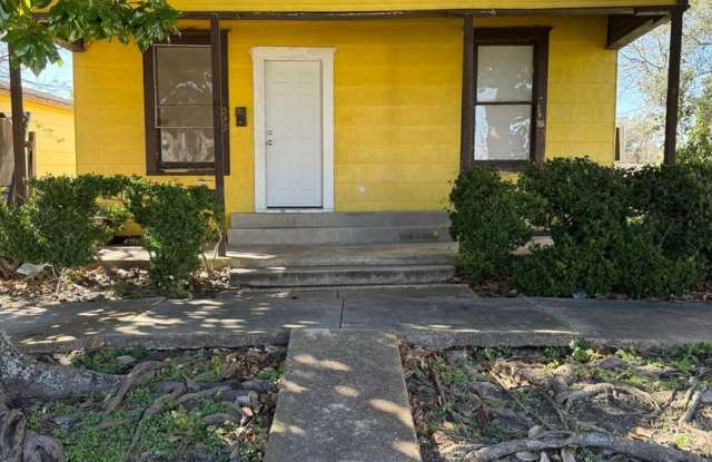 Photo of House For Rent 1025 Lake Charles Ave Port Arthur, TX 77640
